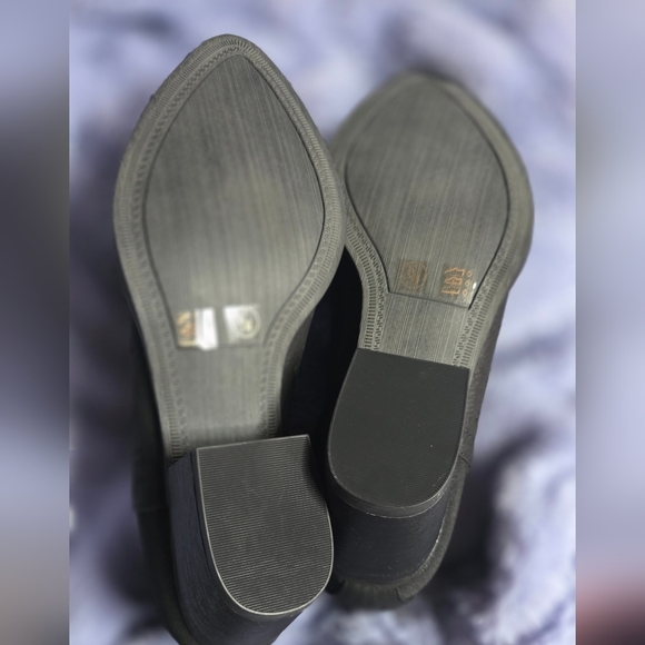 CL by Laundry Black Perforated Almond Block Heel Ankle Booties - Picture 2 of 3